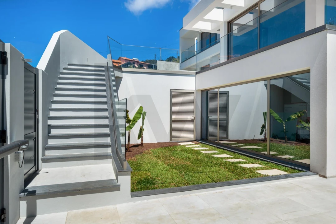 Moradia T4 para Venda em Ribeira Brava Foto 6