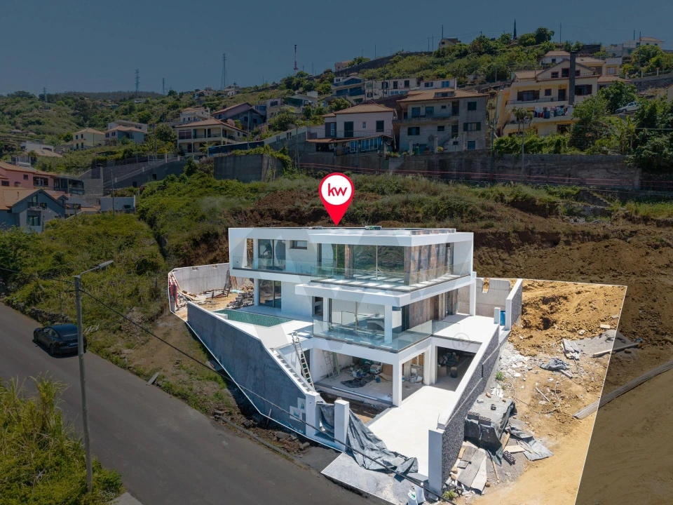 Moradia T4 para Venda em Ribeira Brava Foto 2