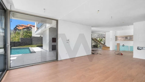 Moradia T4 para Venda em Ribeira Brava