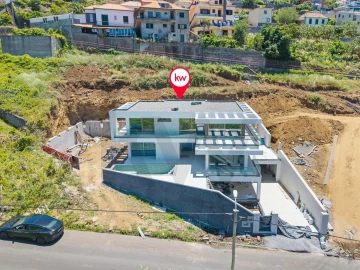 Moradia T4 para Venda em Ribeira Brava