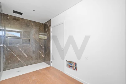 Moradia T4 para Venda em Ribeira Brava
