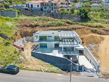 Moradia T4 para Venda em Ribeira Brava