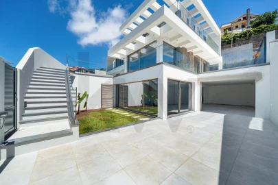 Moradia T4 para Venda em Ribeira Brava
