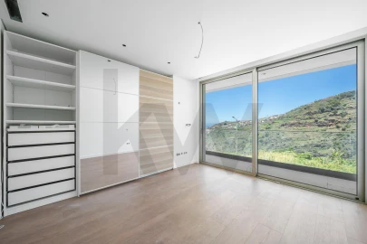 Moradia T4 para Venda em Ribeira Brava