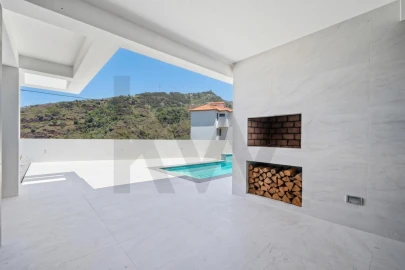 Moradia T4 para Venda em Ribeira Brava