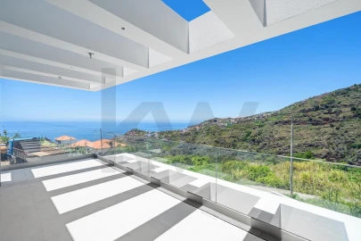Moradia T4 para Venda em Ribeira Brava