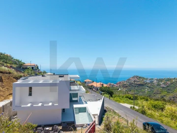 Moradia T4 para Venda em Ribeira Brava
