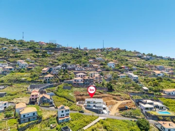 Moradia T4 para Venda em Ribeira Brava