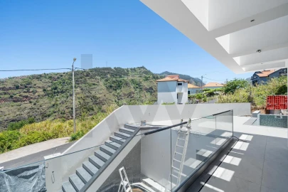 Moradia T4 para Venda em Ribeira Brava