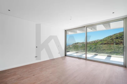 Moradia T4 para Venda em Ribeira Brava