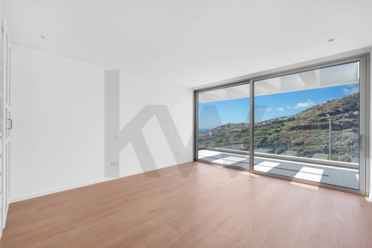 Moradia T4 para Venda em Ribeira Brava Foto 24