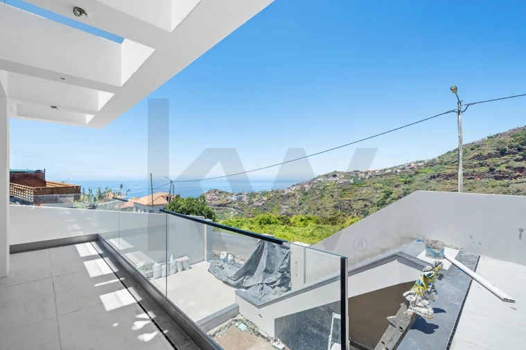 Moradia T4 para Venda em Ribeira Brava Foto 11