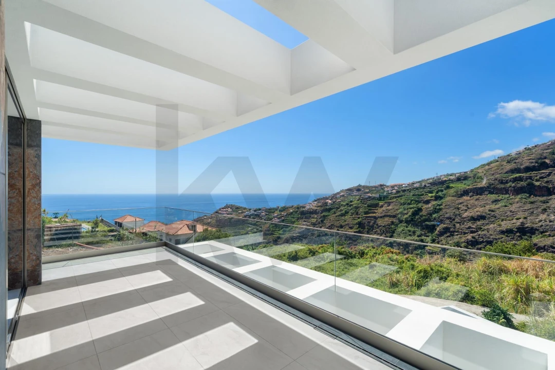 Moradia T4 para Venda em Ribeira Brava Foto 29