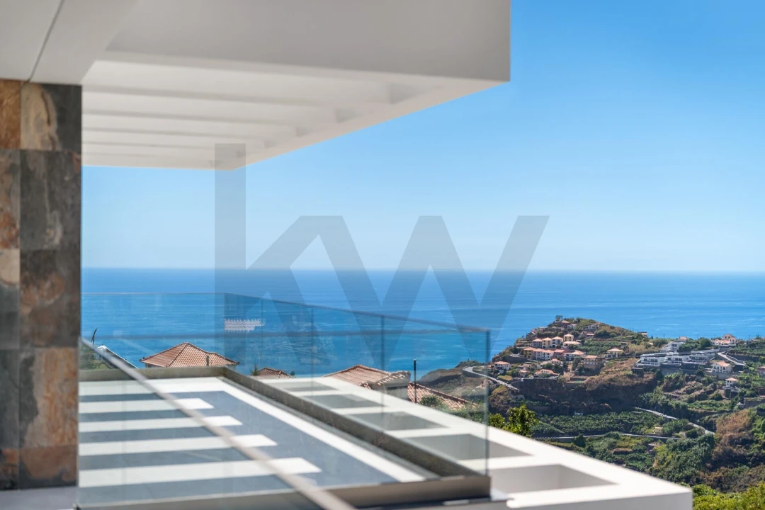 Moradia T4 para Venda em Ribeira Brava Foto 28