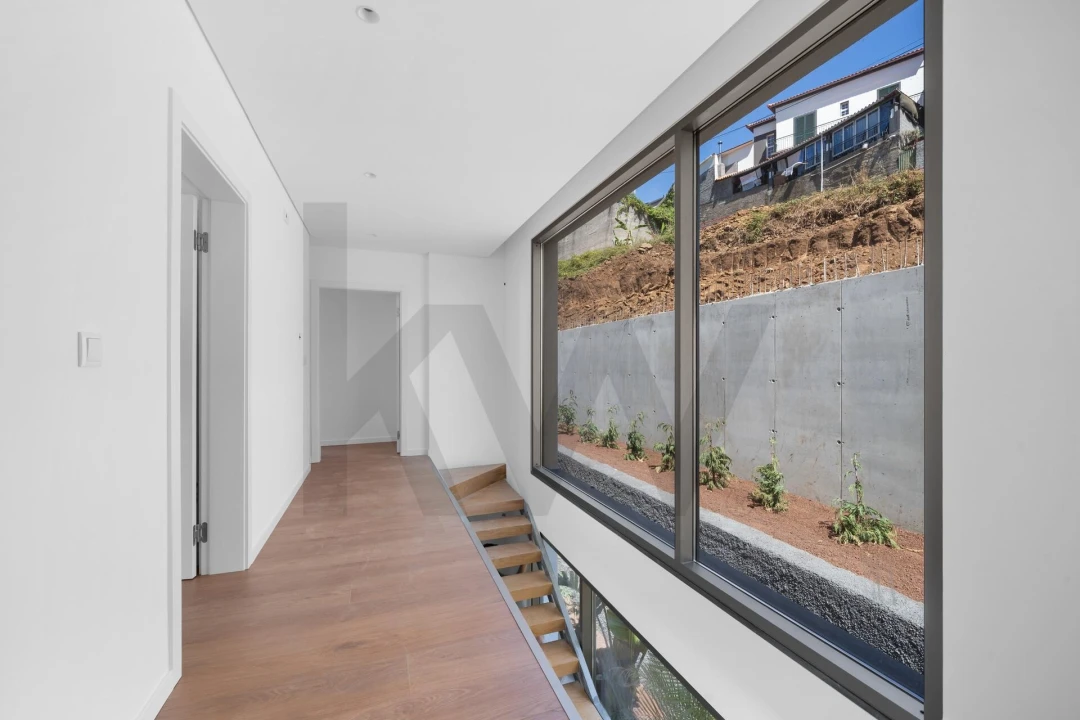 Moradia T4 para Venda em Ribeira Brava Foto 19