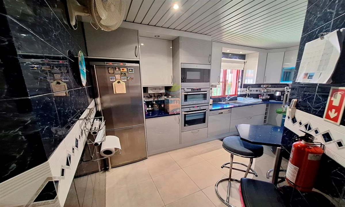 Moradia T4 para Venda em Quarteira Foto 17