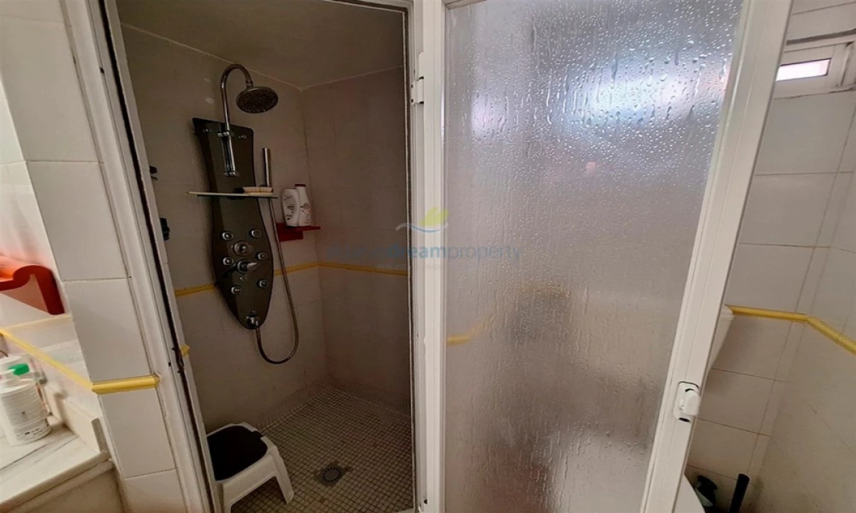 Moradia T4 para Venda em Quarteira Foto 30