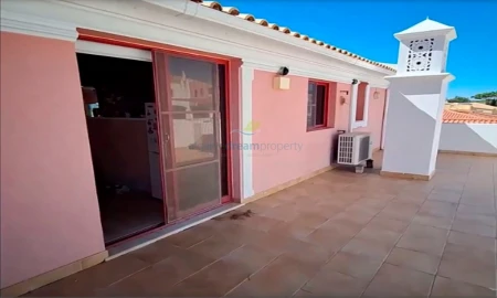 Moradia T4 para Venda em Quarteira