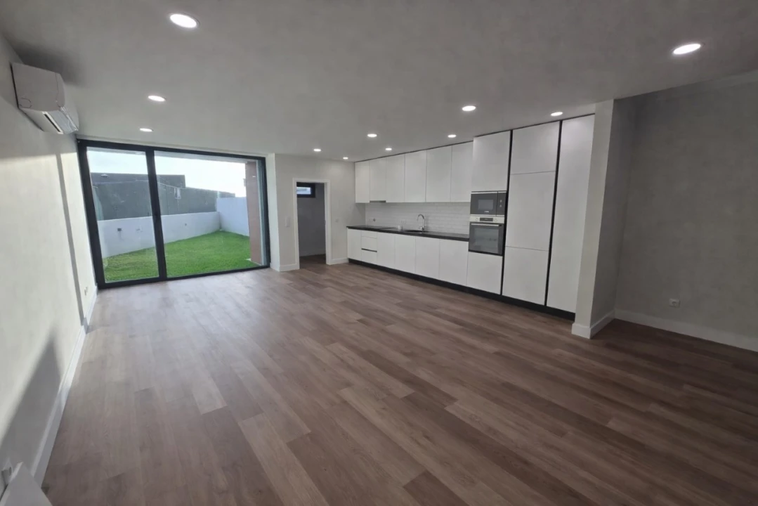 Moradia T4 para Venda em Aradas Foto 1
