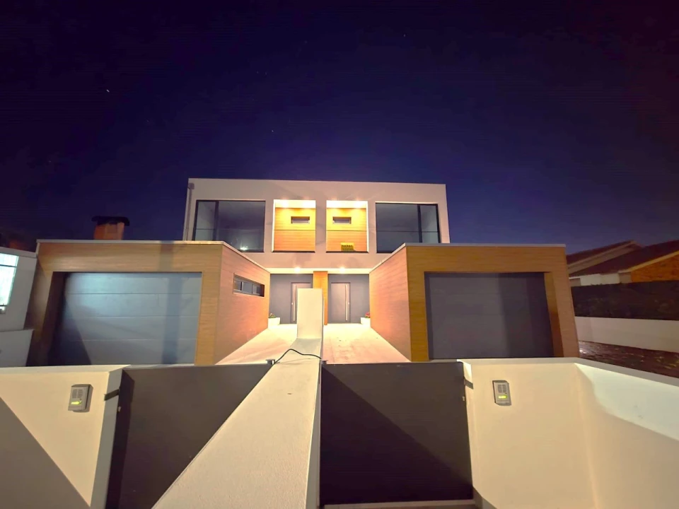 Moradia T4 para Venda em Aradas Foto 27