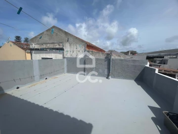 Moradia T6 para Venda em Santa Clara