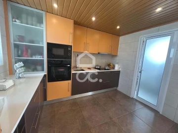 Moradia T6 para Venda em Santa Clara