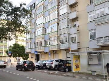 Apartamento T2 para Arrendamento em Oeiras e São Julião da Barra, Paço de Arcos e Caxias