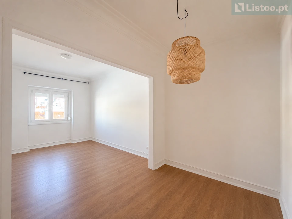 Apartamento T2 para Venda em Ajuda Foto 1
