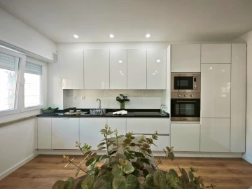 Apartamento T3 para Venda em Benfica