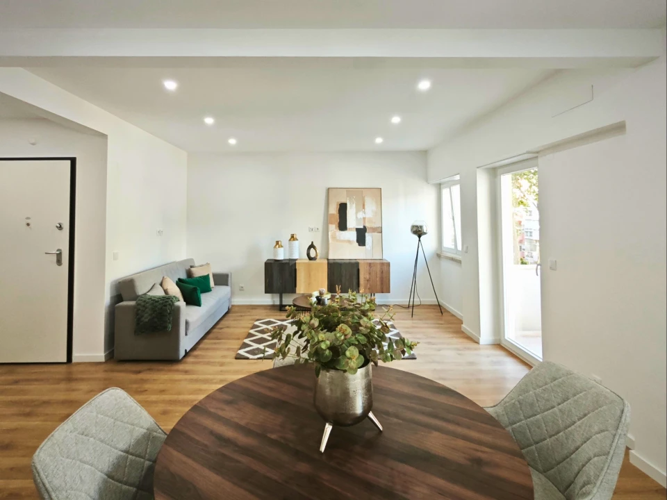 Apartamento T3 para Venda em Benfica Foto 1