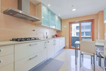 Apartamento T2 para Venda em Santa Iria de Azoia, São João da Talha e Bobadela