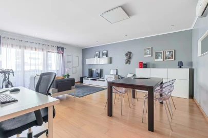 Apartamento T2 para Venda em Santa Iria de Azoia, São João da Talha e Bobadela