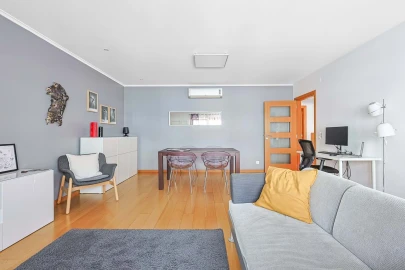 Apartamento T2 para Venda em Santa Iria de Azoia, São João da Talha e Bobadela
