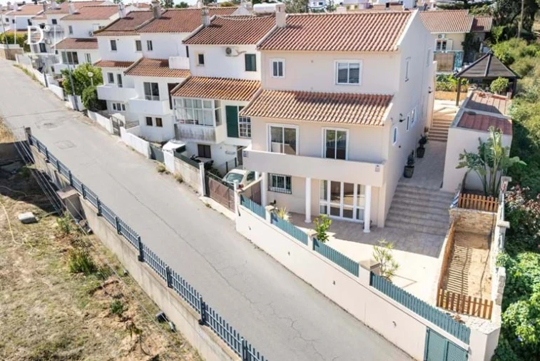 Moradia T3 para Venda em Albufeira e Olhos de Água Foto 35