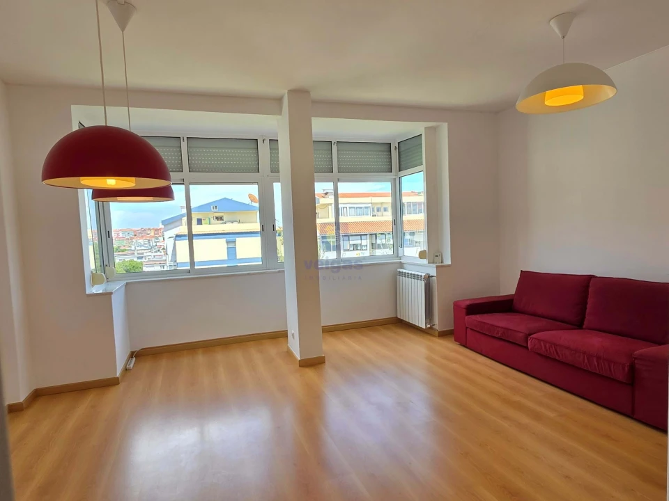 Apartamento T2 para Venda em Agualva e Mira-Sintra Foto 13