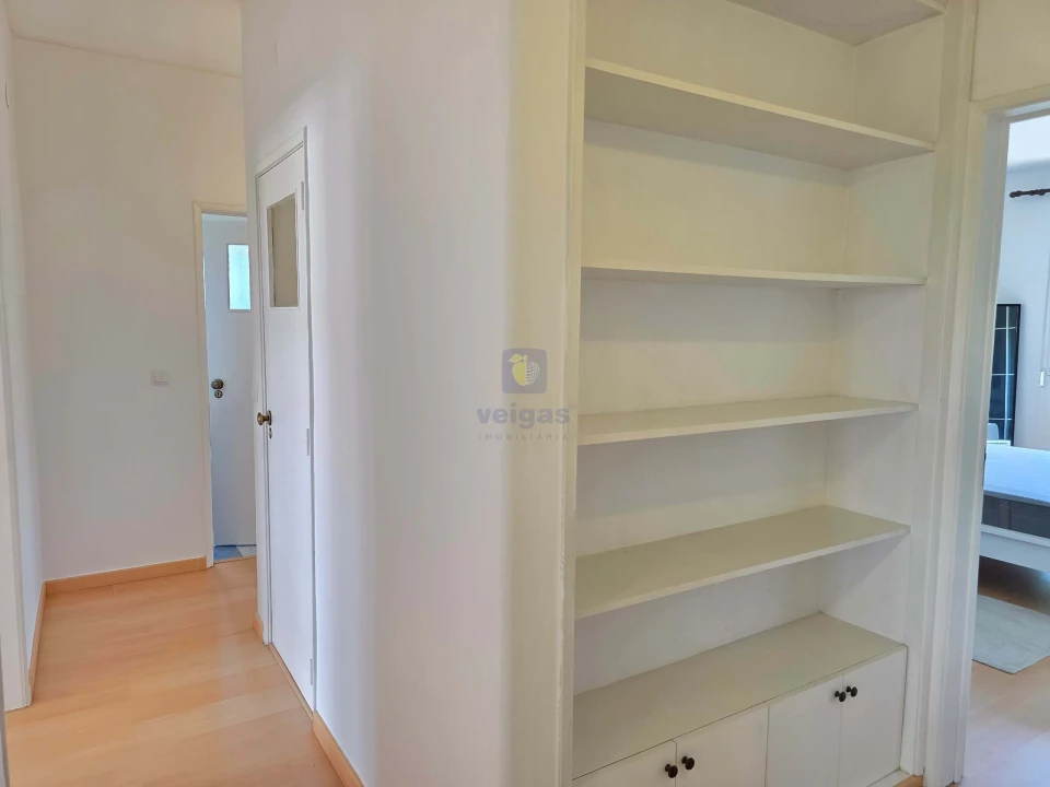 Apartamento T2 para Venda em Agualva e Mira-Sintra Foto 4