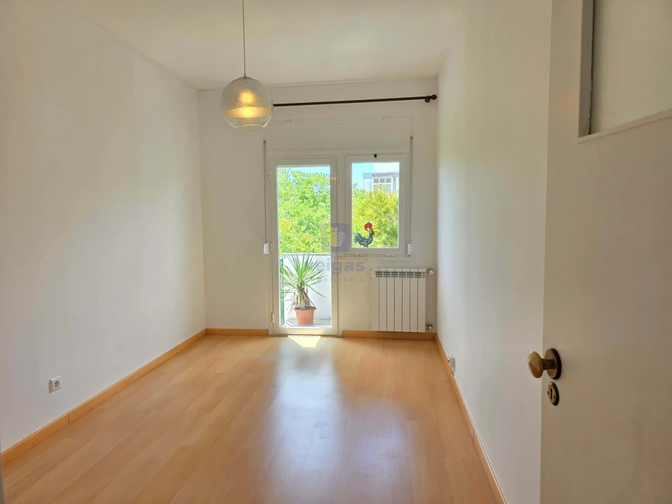 Apartamento T2 para Venda em Agualva e Mira-Sintra Foto 8