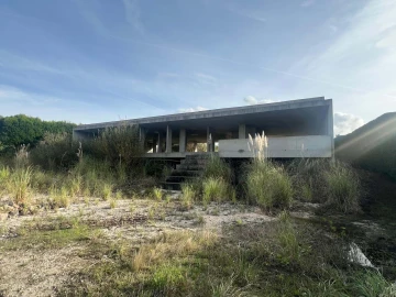 Moradia T5 para Venda em Vau