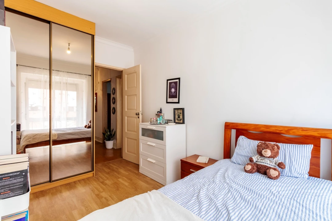 Apartamento T2 para Venda em Agualva e Mira-Sintra Foto 14