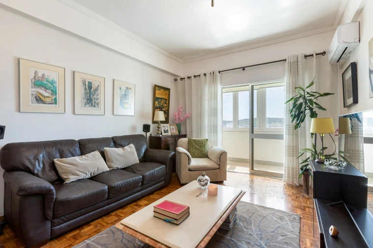 Apartamento T3 para Venda em Loures Foto 3