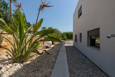 Moradia T4 para Venda em Mexilhoeira Grande