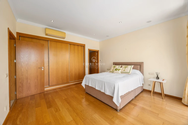 Moradia T4 para Venda em Boliqueime Foto 25