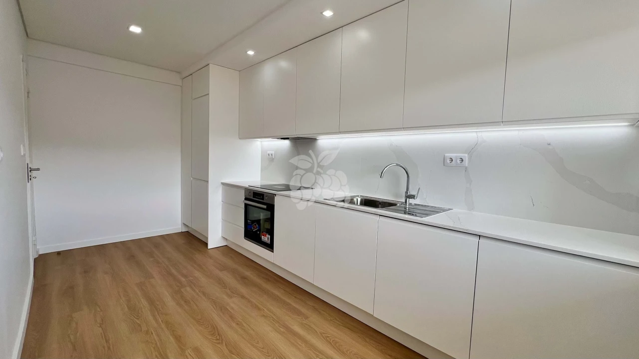 Apartamento T4 para Venda em Agualva e Mira-Sintra Foto 3