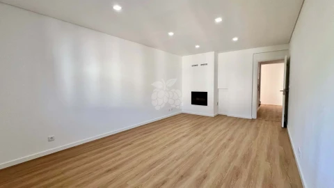 Apartamento T4 para Venda em Agualva e Mira-Sintra