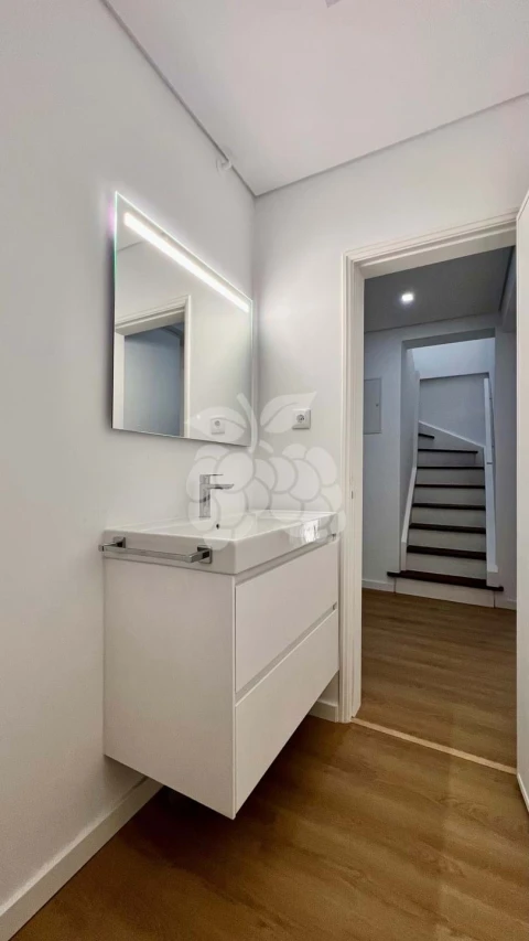 Apartamento T4 para Venda em Agualva e Mira-Sintra