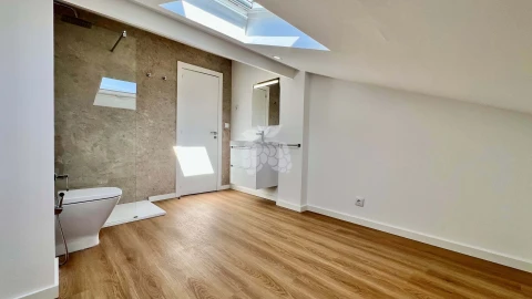 Apartamento T4 para Venda em Agualva e Mira-Sintra