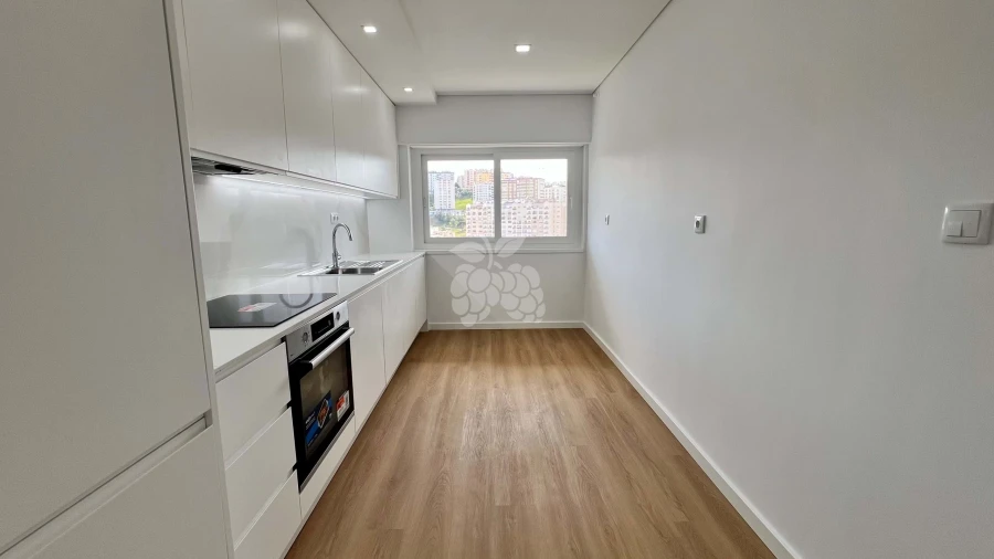 Apartamento T4 para Venda em Agualva e Mira-Sintra Foto 2