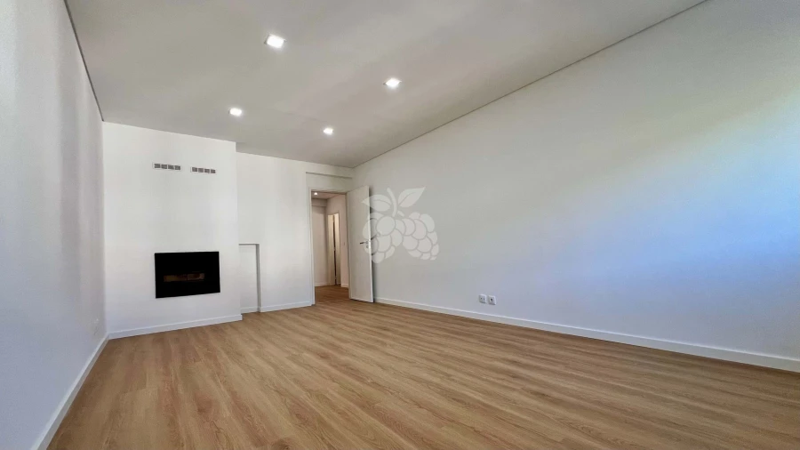 Apartamento T4 para Venda em Agualva e Mira-Sintra Foto 10