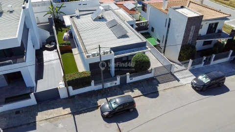 Moradia T3 para Venda em Corroios