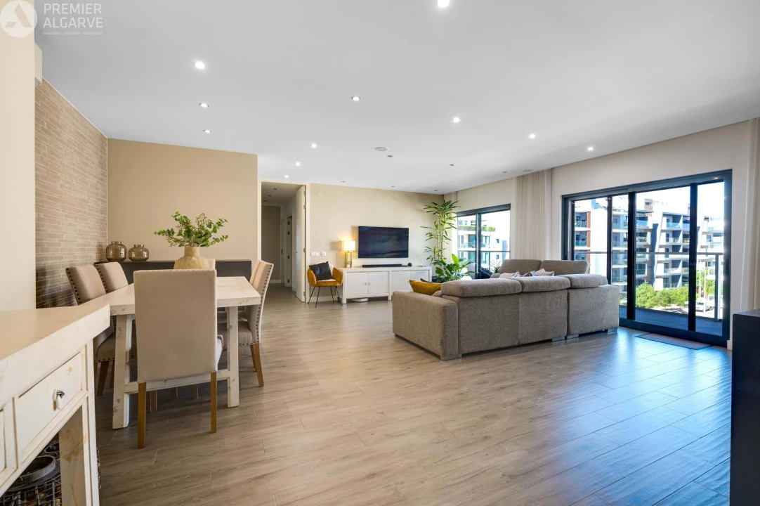 Apartamento T3 para Venda em Faro (Sé e São Pedro) Foto 2
